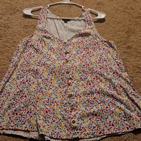 TORRID FIT FLARE SIZE 0 PURPLE FLORAL SHIRT NWOT SEXY SLIMMING PLUS SIZE - Picture 1 of 3